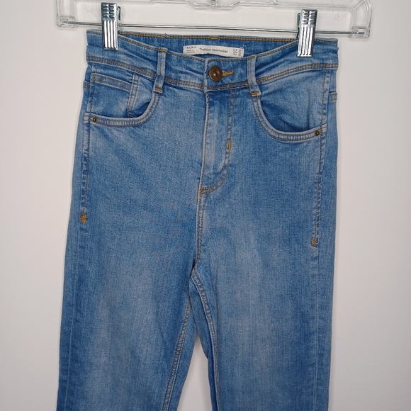 Zara Trafaluc SZ 00 High Rise Raw Fringe Hem Jeans - Picture 3 of 7